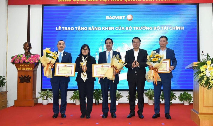 Bảo hiểm Bảo Việt giữ vững ngôi đầu về doanh thu bán lẻ trên thị trường Bảo hiểm