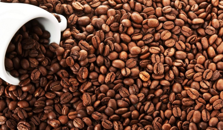 Giá cà phê hôm nay 4/2: Thủng mốc 100.000 đồng/kg, 2 sàn thế giới “đỏ lửa”