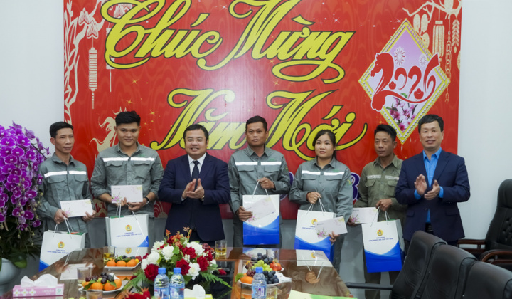 Chủ tịch HĐTV VINACHEM thăm, chúc Tết người lao động Công ty CP DAP - VINACHEM