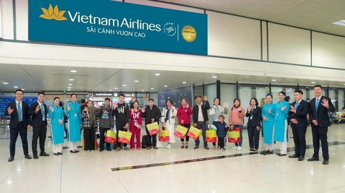 Vietnam Airlines: Dành 550 vé máy bay miễn phí đưa công nhân về quê ăn Tết