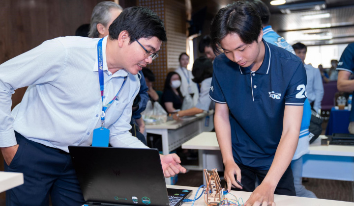 Giải pháp giúp sinh viên công nghệ thông tin không bị thay thế trong tương lai: Thực trạng và giải pháp