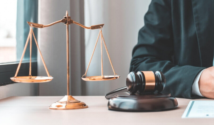 The world’s two major legal traditions: Historical foundations and comparative features