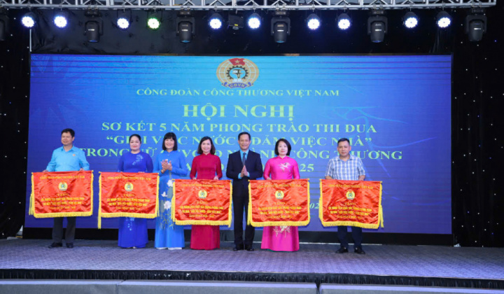 Giữ lửa phong trào “Hai giỏi” trong Công đoàn ngành Hóa chất