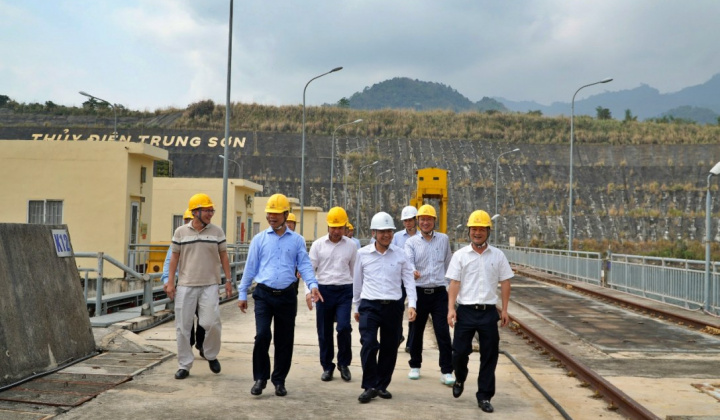 EVN kiểm tra công tác cung ứng điện mùa khô, an toàn công trình tại Thủy điện Trung Sơn