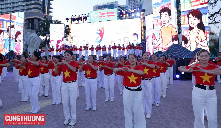 Truyền đi thông điệp "An toàn thông tin - Gắn kết niềm tin - Tiêu dùng bền vững" từ những bước chân khiêu vũ