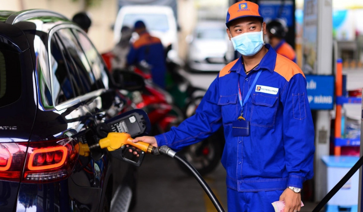 Thực hiện điều hành giá xăng dầu theo Nghị quyết số 36/NQ-CP của Chính phủ