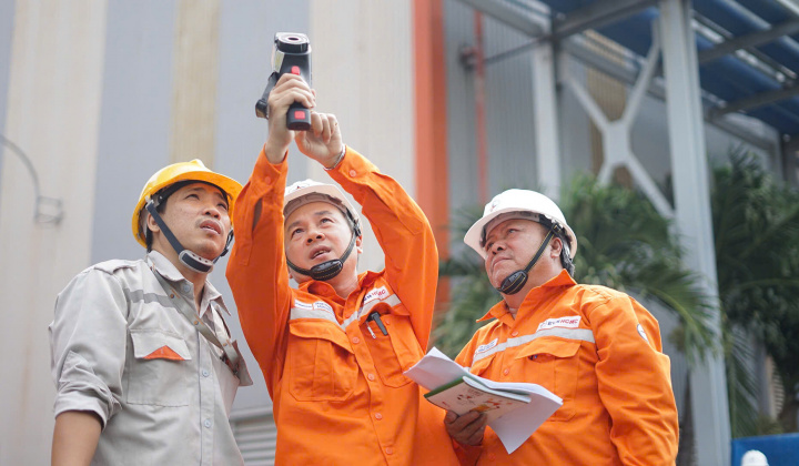 EVNHCMC đảm bảo cấp điện ổn định dịp lễ Giỗ Tổ Hùng Vương, 30-4 và 1-5