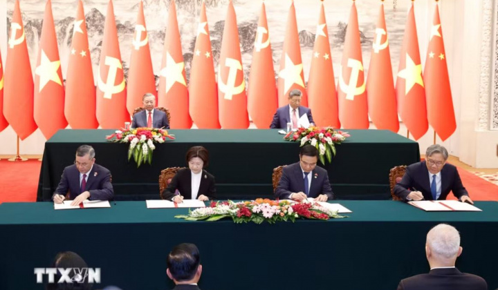 Việt Nam - Trung Quốc: Bộ, ngành, địa phương hai nước ký kết các văn kiện hợp tác tiêu biểu