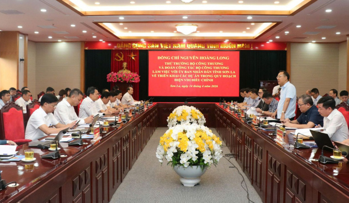 Thứ trưởng Nguyễn Hoàng Long làm việc với tỉnh Sơn La về việc thúc đẩy các dự án trong Quy hoạch điện VIII điều chỉnh