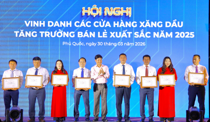 Petrolimex vinh danh các Cửa hàng Xăng dầu tăng trưởng bán lẻ xuất sắc năm 2025