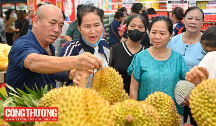 Nghị quyết của Chính phủ: Kích cầu tiêu dùng trong nước, đẩy mạnh Cuộc vận động "Người Việt Nam ưu tiên dùng hàng Việt Nam"
