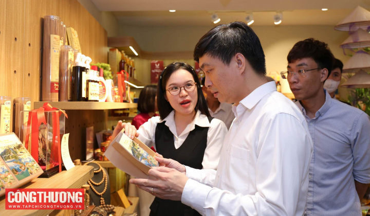 Khai mạc chương trình "Sức sống hàng Việt" số 5 với chủ đề Tuần lễ sản phẩm Hà Tĩnh tại Thủ đô