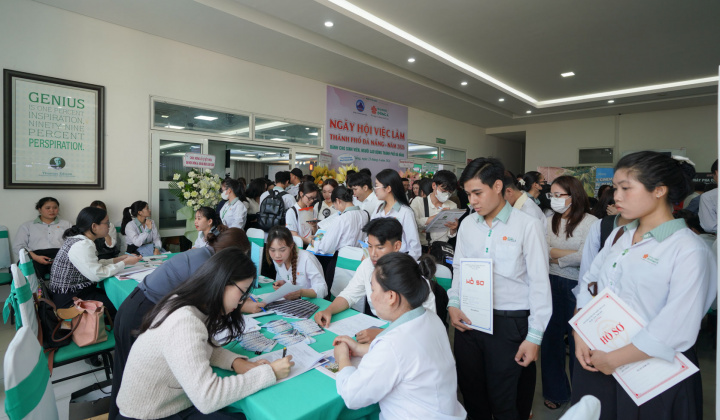 Đà Nẵng: Hơn 200 doanh nghiệp tham gia tuyển dụng tại Ngày hội việc làm 2026 Trường Đại học Đông Á
