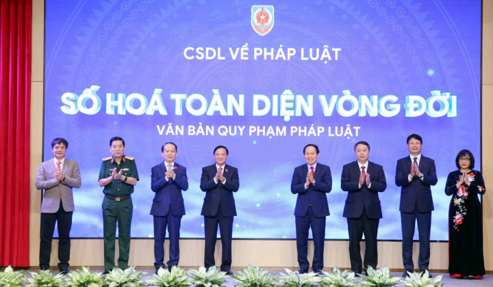 Tập đoàn FPT đồng hành cùng Bộ Tư pháp ứng dụng công nghệ số và AI sẵn sàng tổng rà soát văn bản quy phạm pháp luật