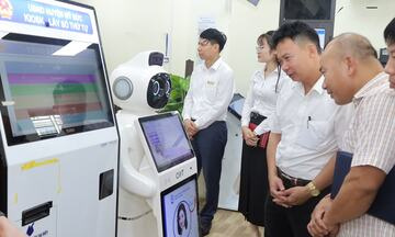 Tác động của trí tuệ nhân tạo và chuyển đổi số đến hiệu quả doanh nghiệp nhỏ và vừa thương mại - dịch vụ ở Việt Nam
