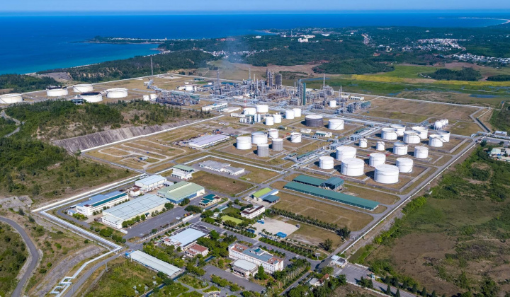 Việt Nam giữ vững phòng tuyến xăng dầu giữa cơn bão giá khu vực và thế giới