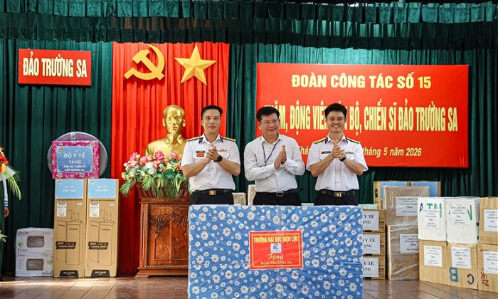 Trường Đại học Điện lực tham gia đoàn công tác số 15 thăm Trường Sa và Nhà giàn DK1