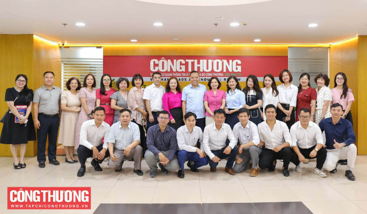 Thứ trưởng Bộ Công Thương Nguyễn Hoàng Long và các đơn vị làm việc với Tạp chí Công Thương