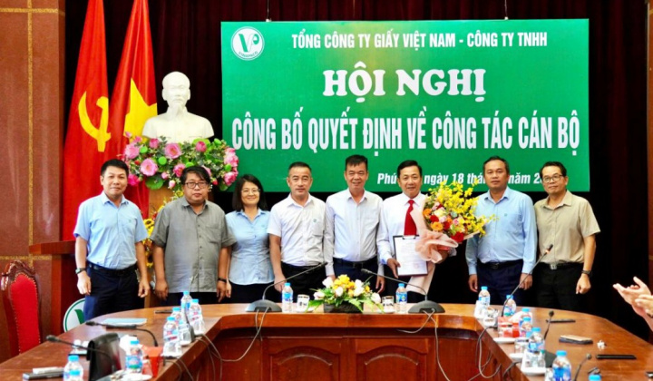 Tổng công ty Giấy Việt Nam công bố quyết định bổ nhiệm nhân sự