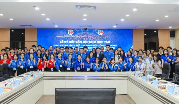 Nâng cao năng lực số cho đoàn viên Trường Đại học Kinh tế - Kỹ thuật Công nghiệp