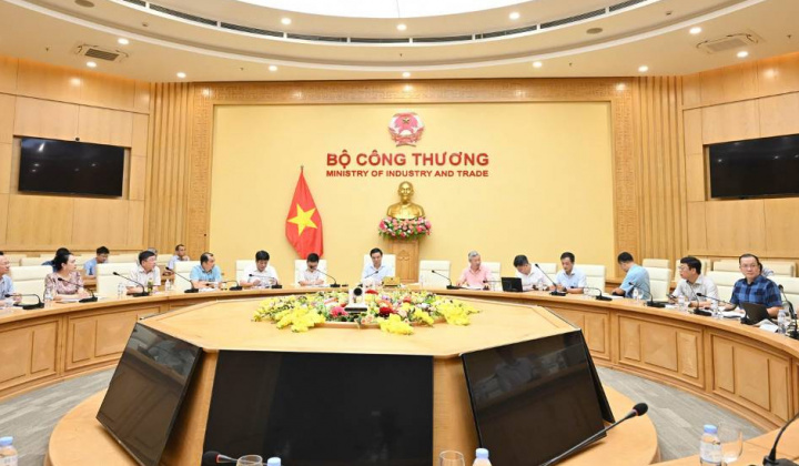 Bộ trưởng Lê Mạnh Hùng: Huy động tối đa các nguồn lực, bảo đảm không để xảy ra thiếu điện trong mọi tình huống
