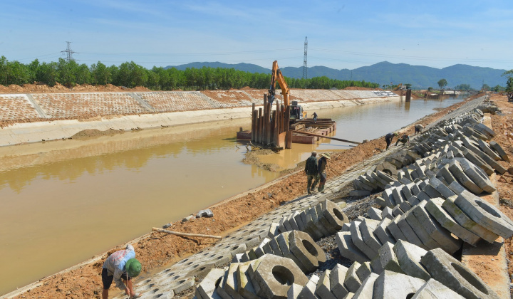 Nghị định mới: Lấn chiếm công trình thủy lợi có thể bị phạt đến 100 triệu đồng