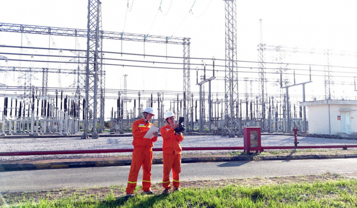 Giữa “chảo lửa”, Công ty Truyền tải điện 1 giữ vững mạch truyền tải điện miền Bắc
