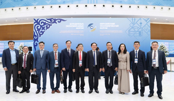 Thứ trưởng Nguyễn Hoàng Long tham dự Diễn đàn Kinh tế Á - Âu và làm việc tại Kazakstan