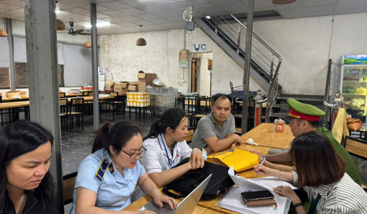 Hà Nội: Tăng tốc chống buôn lậu, hàng giả, thu ngân sách hơn 231 tỷ đồng trong tháng 4