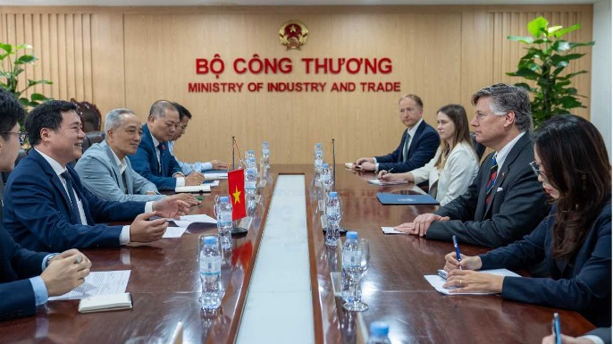 Tiếp tục cải thiện môi trường đầu tư, kinh doanh, tạo thuận lợi cho doanh nghiệp Hoa Kỳ hoạt động ổn định và lâu dài tại Việt Nam
