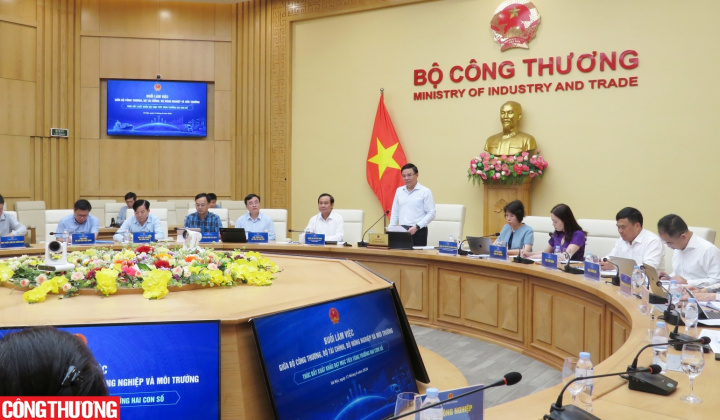 Bộ trưởng Lê Mạnh Hùng chủ trì buổi làm việc giữa Bộ Công Thương, Bộ Tài chính, Bộ Nông nghiệp và Môi trường về thúc đẩy xuất khẩu