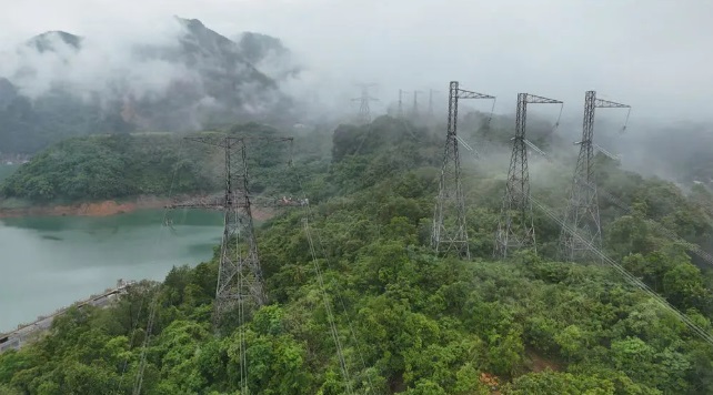 PTC1 hoàn thành “chiến dịch” thay thế cách điện tuyến 500kV Sơn La - Hòa Bình