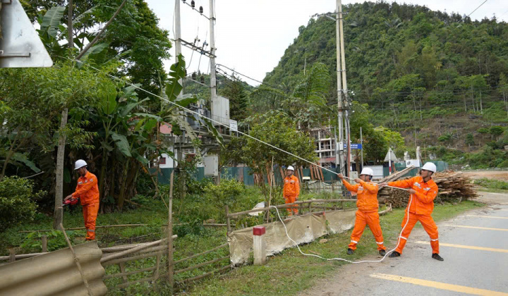 Giữ an toàn điện mùa nắng nóng: Điện lực Lào Cai siết chặt các giải pháp phòng chống cháy nổ