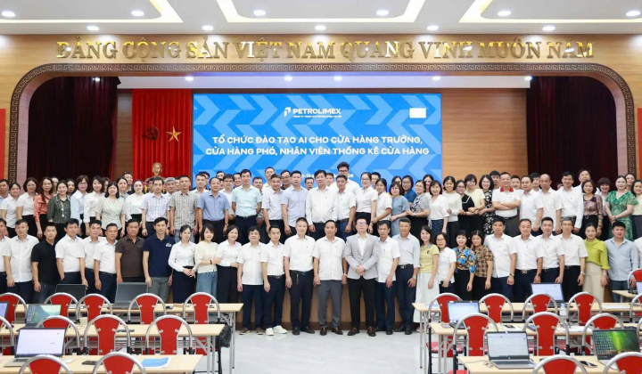 Petrolimex Hà Nội tổ chức đào tạo ứng dụng trí tuệ nhận tạo (AI) cho cán bộ quản lý và nhân viên nghiệp vụ cửa hàng