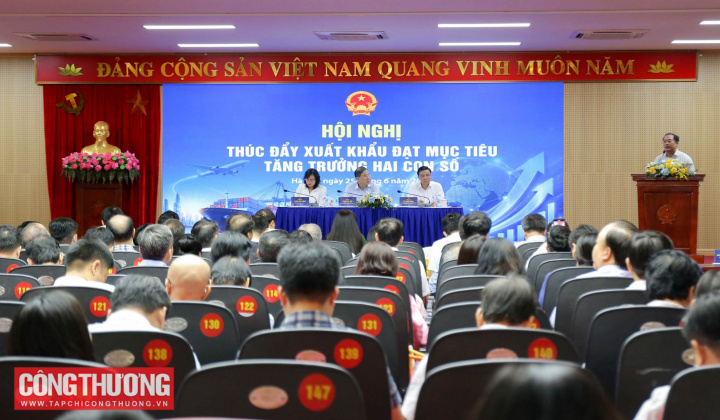 Hội nghị thúc đẩy xuất khẩu đạt mục tiêu tăng trưởng hai con số