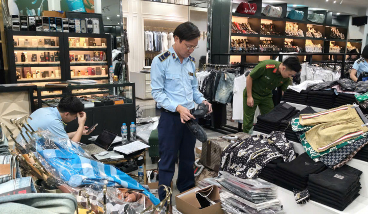 Quản lý thị trường xử lý trên 1.500 vụ xâm phạm sở hữu trí tuệ trong cao điểm