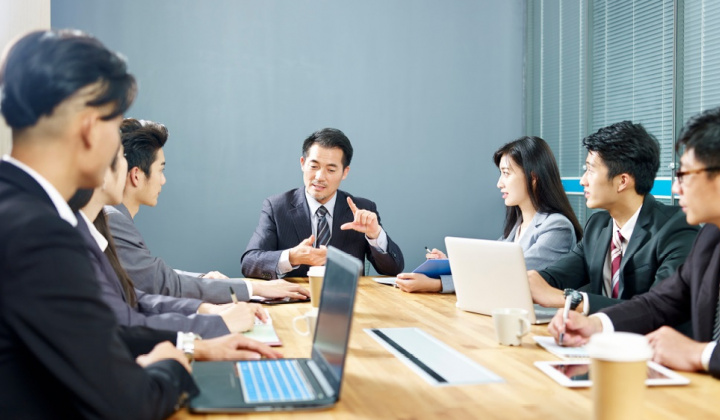 Pháp luật về hợp đồng lao động đối với người lao động nước ngoài làm việc tại Việt Nam