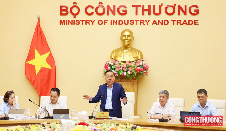 [CHỦM ẢNH] Bộ Công Thương họp định kỳ rà soát kết quả triển khai thực hiện Nghị quyết 70-NQ/TW