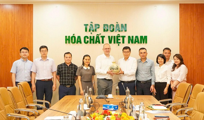 Vinachem trao đổi hợp tác với Trường Đại học Leipzig