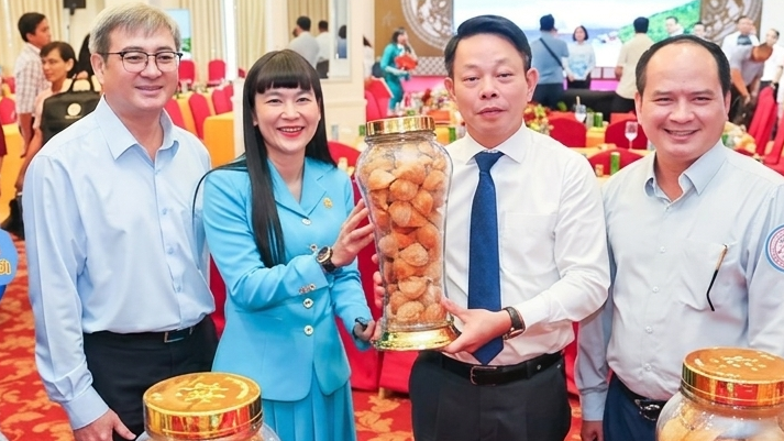 “Bảo tồn chim yến gắn với phát triển bền vững thương hiệu Yến sào Khánh Hòa”