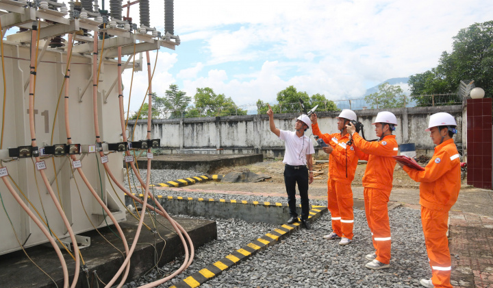 Công ty Điện lực Lai Châu chủ động bảo đảm an toàn lưới điện mùa mưa bão