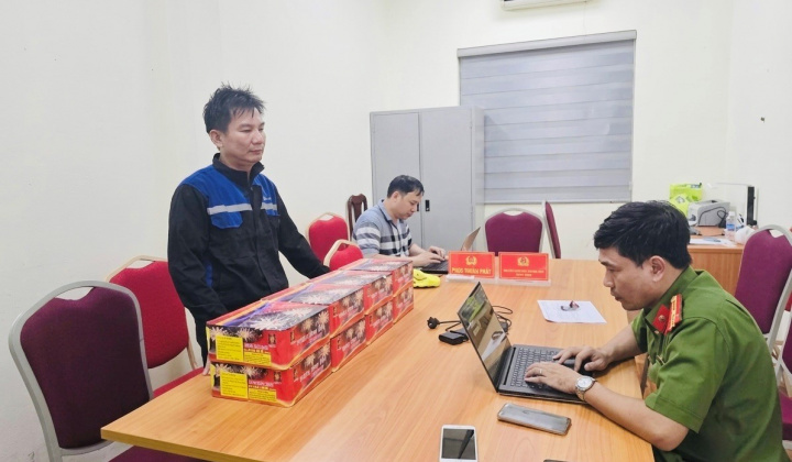 Hà Nội: Phát hiện vụ vận chuyển trái phép 25,1kg pháo nổ