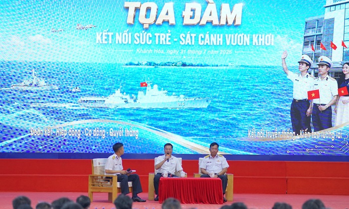 Trường Đại học Điện lực: Lan tỏa tình yêu biển, đảo từ hành trình về nguồn