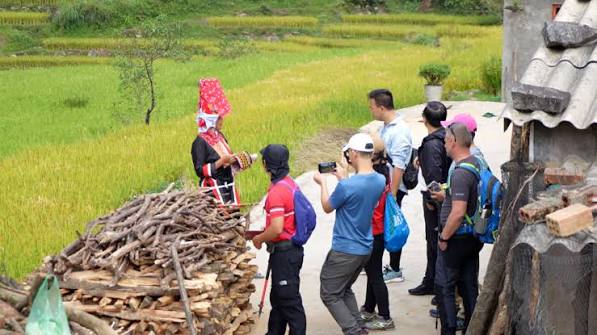 Liên kết giữa doanh nghiệp và hộ dân trong phát triển làng du lịch trải nghiệm