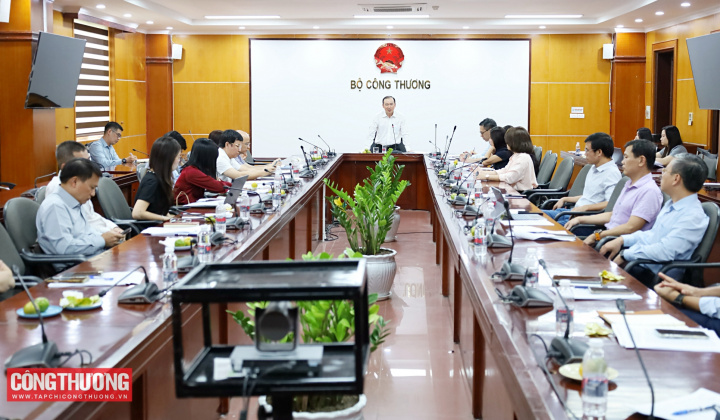 Điều hành thị trường nửa cuối năm: Kiểm soát lạm phát và thúc đẩy tiêu dùng