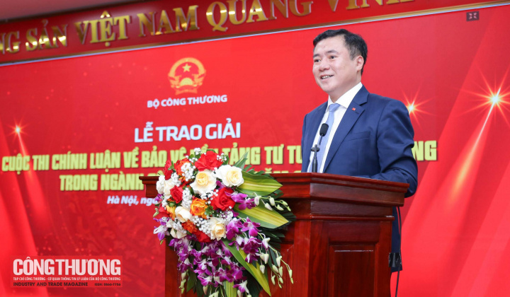 Thứ trưởng Nguyễn Sinh Nhật Tân: Bảo vệ nền tảng tư tưởng của Đảng không chỉ là yêu cầu về chính trị tư tưởng, mà cần được cụ thể hóa bằng cách làm thiết thực