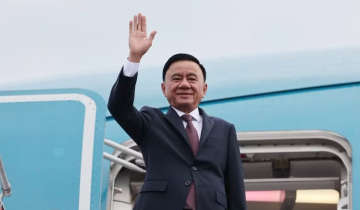 Thường trực Ban Bí thư Trần Cẩm Tú lên đường thăm chính thức Singapore
