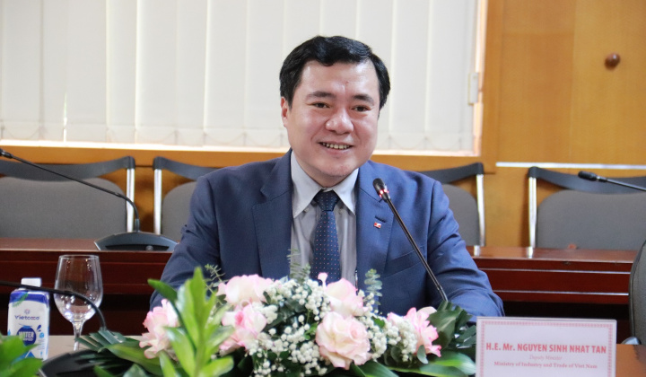 Thứ trưởng Nguyễn Sinh Nhật Tân là thành viên BCĐ Trung ương về chính sách nhà ở và thị trường bất động sản