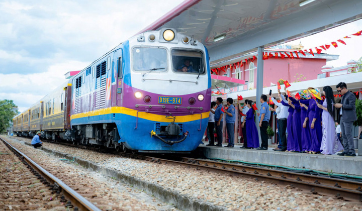 Quảng Trị - Huế - VNR khai trương đoàn tàu "Phong Nha - Cố đô Huế: Hành trình di sản"