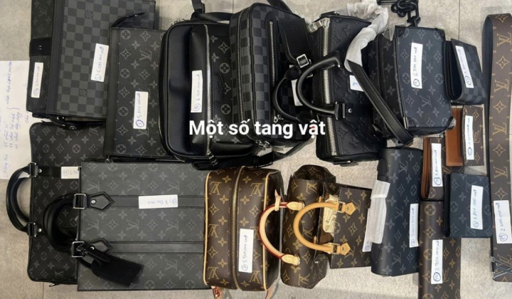 Hà Nội: Phát hiện cơ sở bán hàng gắn nhãn Louis Vuitton, Gucci, thu lợi hàng tỷ đồng